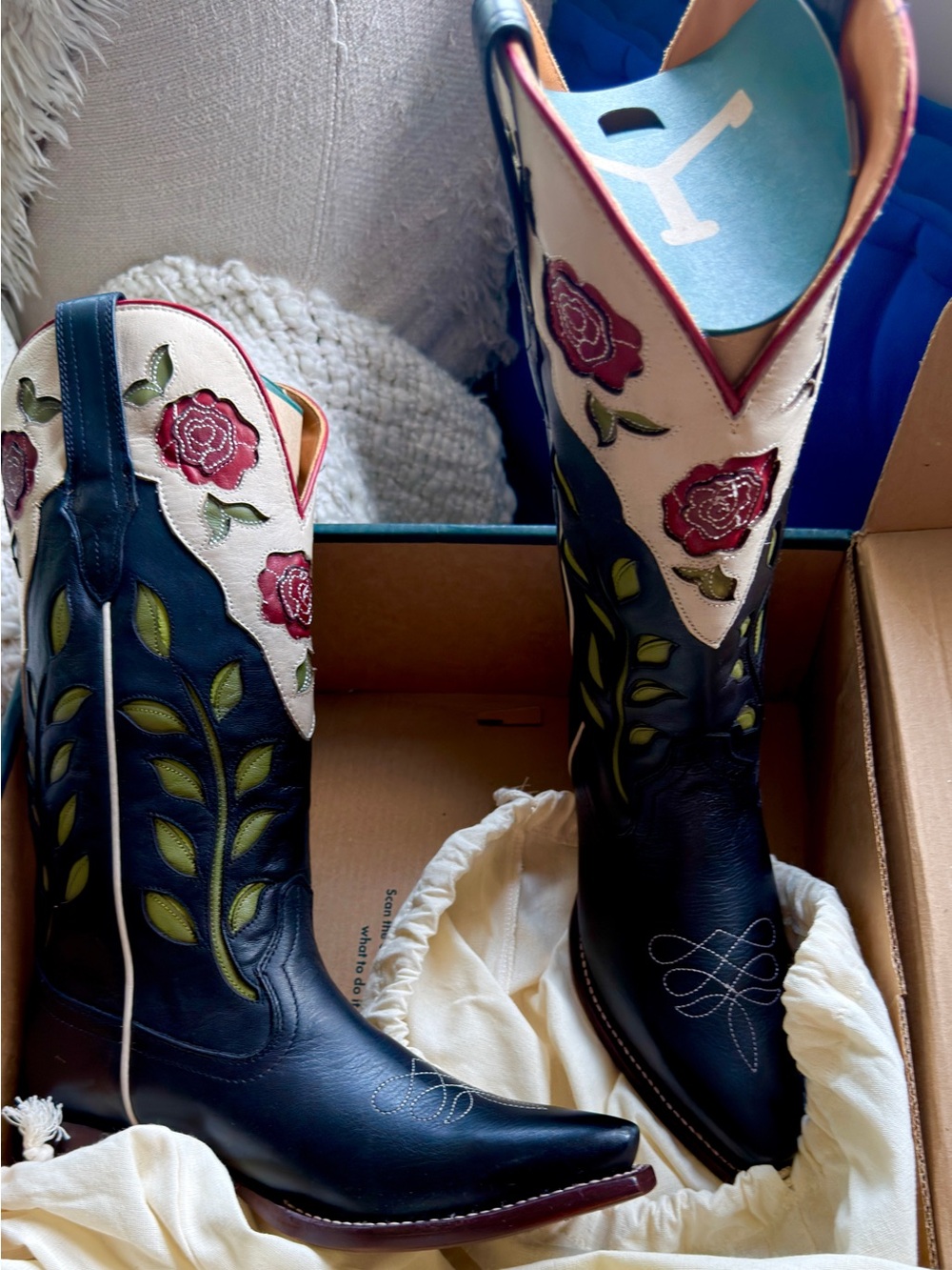 Tecovas Annie Roses in Midnight / Bone - Size 7B - Price Firm